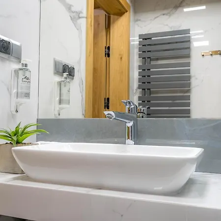 Mountain Palace Tatra & *